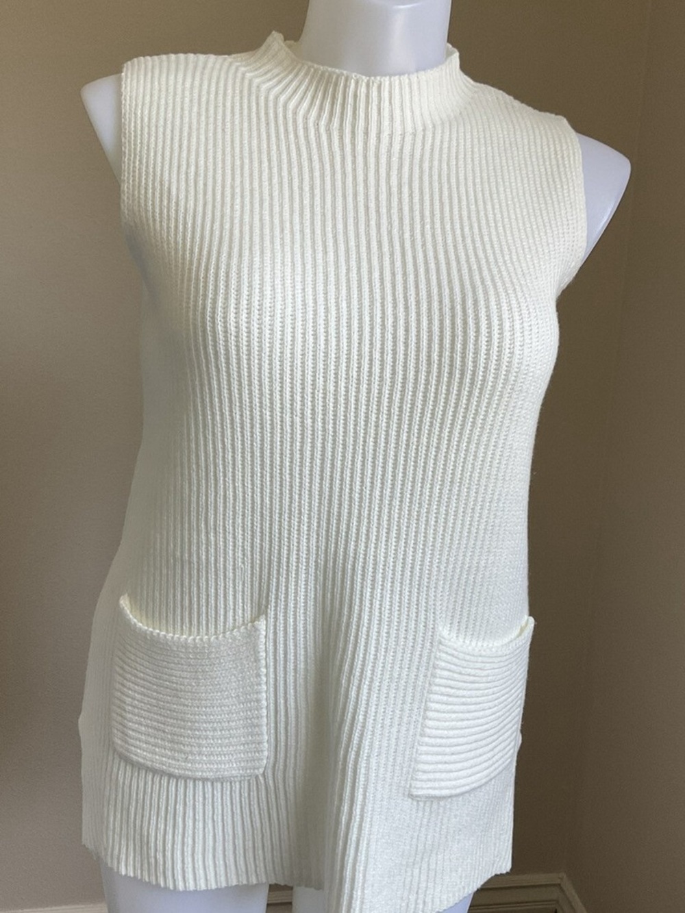 Sleeveless Ribbed Pocket Sweater Vest in Cream